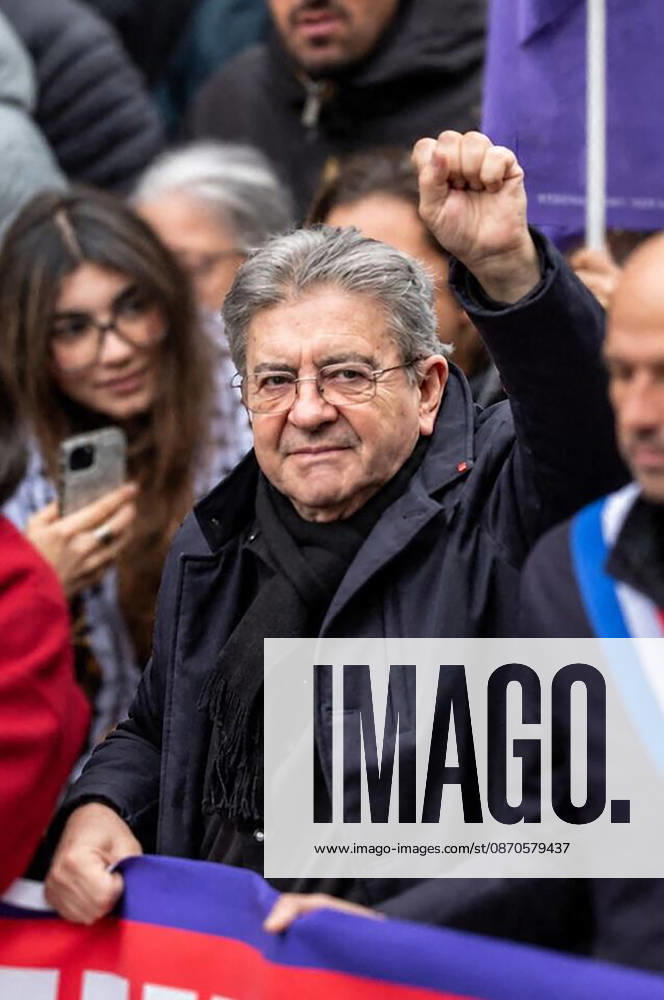 Jean-Luc Mélenchon, attending the Paris demonstration on October 24, 2026 Paris, October 24, 2026 Charles Cohen Boyer Bestimage Jean-Luc Mélenchon, attending the Paris demonstration on October 24, 2026 Paris, October 24, 2026, Paris, France