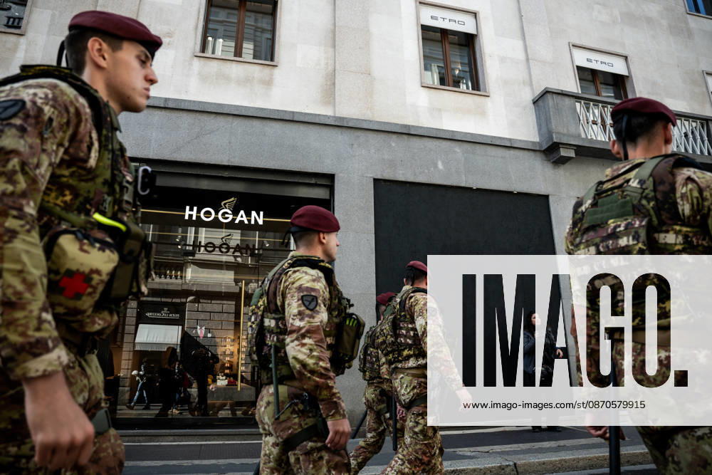 Army strikes in the Fashion District, Via Montenapoleone. The city is under lockdown, preparing for the demonstrations scheduled for the afternoon in Piazza Duomo, October 24, 2026, Milan. Milan Italy - ZUMAa289 20261024_zia_a289_043