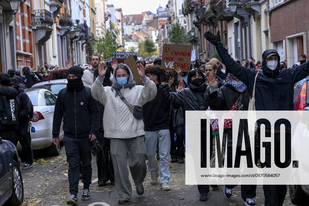 Extreme Left And Citizen Activists Protest 24 10 2026 BRUSSELS, BELGIUM - OCTOBER 24 : Police and demonstrators pictured during illegal demonstration the centre of Brussels against budget measures on October 24, 2026 in Brussels, Belgium, 24 10 2026 Brussels Belgium