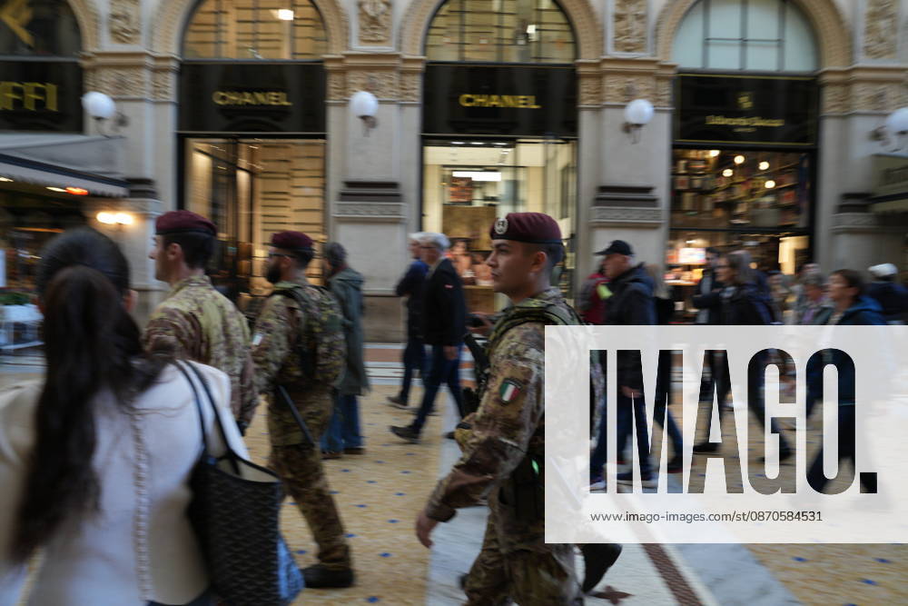 IPA90117650 - Protest Against Rising Living Costs: Milan, Soldiers Guard the Vittorio Emanuele Gallery