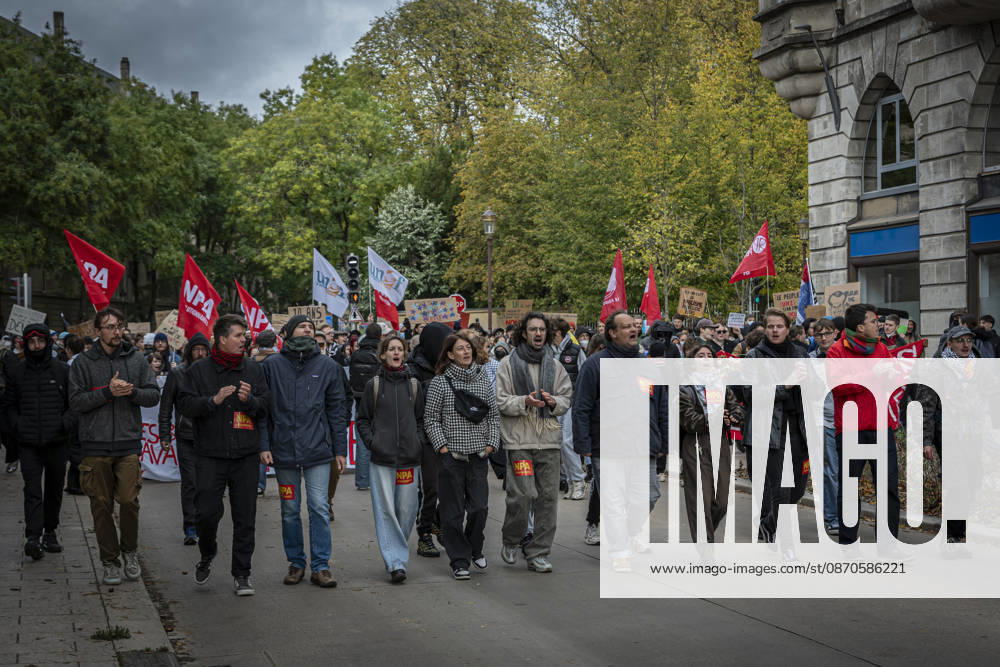 Lorraine, Metz: Once again, several hundred people are demonstrating in Metz, France, on Saturday—students, university students, labor unions, and Yellow Vests gathered at the Place de la République. From there, they marched through the city center to the Centre Pompidou Metz. Escorted by a heavy police presence, the demonstration proceeded peacefull Protest241026001