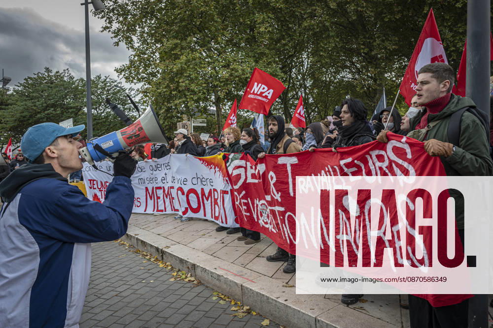 Lorraine, Metz: Once again, several hundred people are demonstrating in Metz, France, on Saturday—students, university students, labor unions, and Yellow Vests gathered at the Place de la République. From there, they marched through the city center to the Centre Pompidou Metz. Escorted by a heavy police presence, the demonstration proceeded peacefull Protest241026001