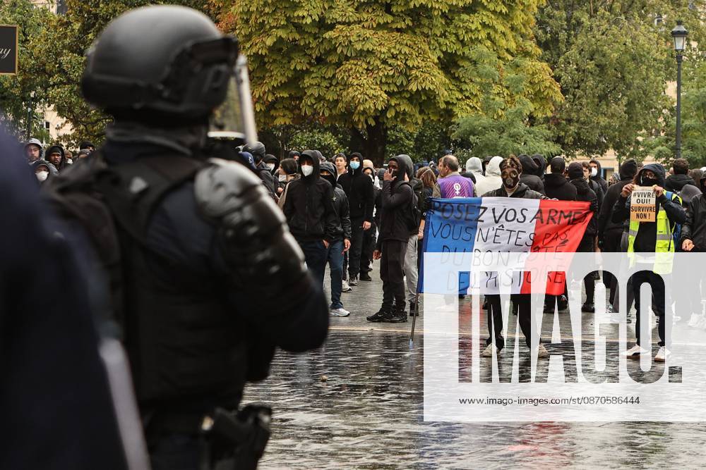 Social Movement: Protest in Bordeaux on October 24, 2026 PHOTOPQR SUD OUEST Fabien COTTEREAU Fabcot33 Bordeaux October 24, 2026 Protest in Bordeaux on October 24, 2026 Mobilization on October 2October 4: Approximately 15,000 protesters in Bordeaux; clashes broke out at the end of the march at Place de la Bourse and along the quays. France, Oct. 24, 2026. Another day of protests this Saturday, and amid fears of renewed violence and looting, restrictions on freedom of movement and assembly have increased, drawing sharp criticism from civil liberties groups. Bordeaux, Gironde, France