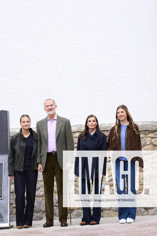 Oviedo Princess Leonor and Princess Sofia and Queen Letizia and King Felipe visited Llanes to present the Exemplary Town of Asturias 2026 award, which this year has been granted to the Santa Ana Fishermen’s Guild (Cofradía de Pescadores Santa Ana), in Llanes, Asturias. No Spain