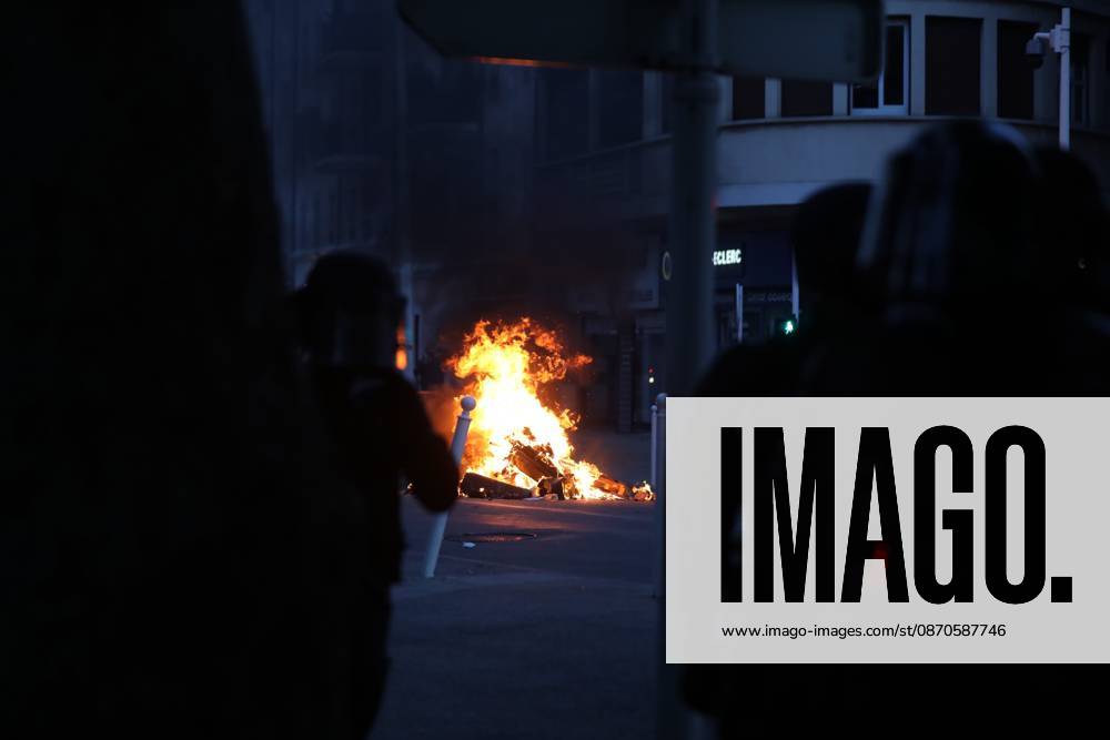 PROTESTS ON OCTOBER 24 PHOTOPQR NICE MATIN BOUTRIA LUC 10 24 2026 Photo by Boutria Luc, Nice Matin, Var Matin: PROTEST IN DOWNTOWN TOULON—TEAR GAS AND POLICE CHARGESVARD DE STRASBOURG, France, Oct. 24, 2026 Another day of protests this Saturday, and amid fears of renewed violence and looting, restrictions on freedom of movement and assembly have multiplied, drawing sharp criticism from civil liberties groups France