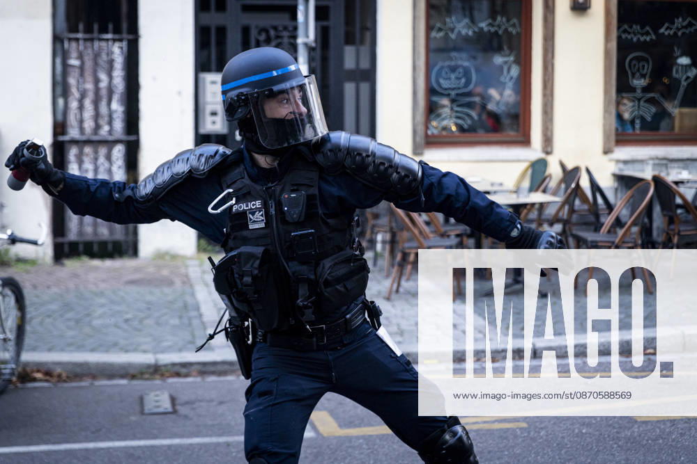 Demonstration and clashes between protesters and police in Strasbourg STRASBOURG, FRANCE - OCTOBER 24: Protesters clash with law enforcement officers during a demonstration in the city centre of Strasbourg, France on October 24, 2026. Police officers intervene to disperse groups of protesters as tear gas is deployed. Clashes, projectile throwing and property damage are reported in several streets. Barricades and burning vehicles reflect the tense situation surrounding the protest. Elyxandro Cegarra Anadolu Strasbourg France. Editorial use only. Please get in touch for any other usage.