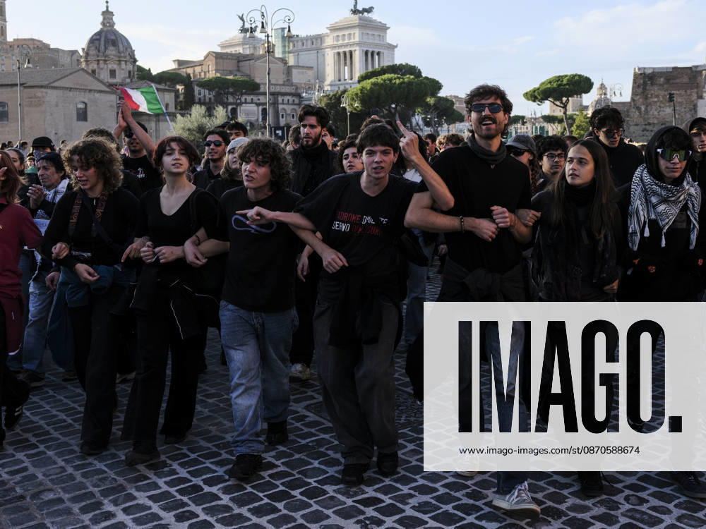 Rome Anti-War Demonstration Rome, Italy, October 24, 2026. Demonstrators take part in an anti-war march, under the slogan Fuori lItalia dalla guerra (Keep Italy Out of the War). Protesters, opposing Italys involvement in wars, military rearmament and the Italian governments policies. Rome Italy