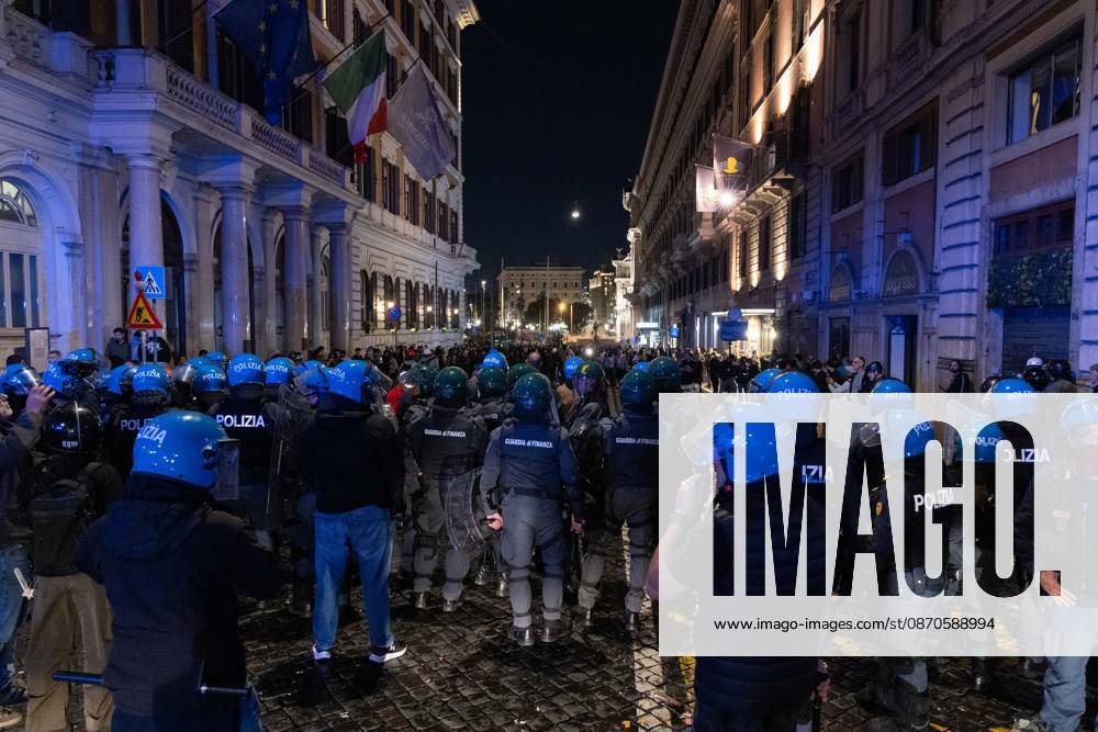 IPA90124672 - Protest Against Rising Living Costs: Rome, October 24, 2026 March Organized by the October 17 Movement