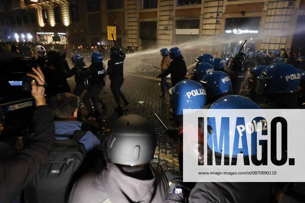 Demonstration against the Italian government in Rome ROME, ITALY, OCTOBER 24: Italian anti-riot police officers face demonstrators during a protest against the Italian government in Rome, Italy, on October 24, 2026. Riccardo De Luca Anadolu Rome Italy. Editorial use only. Please get in touch for any other usage.