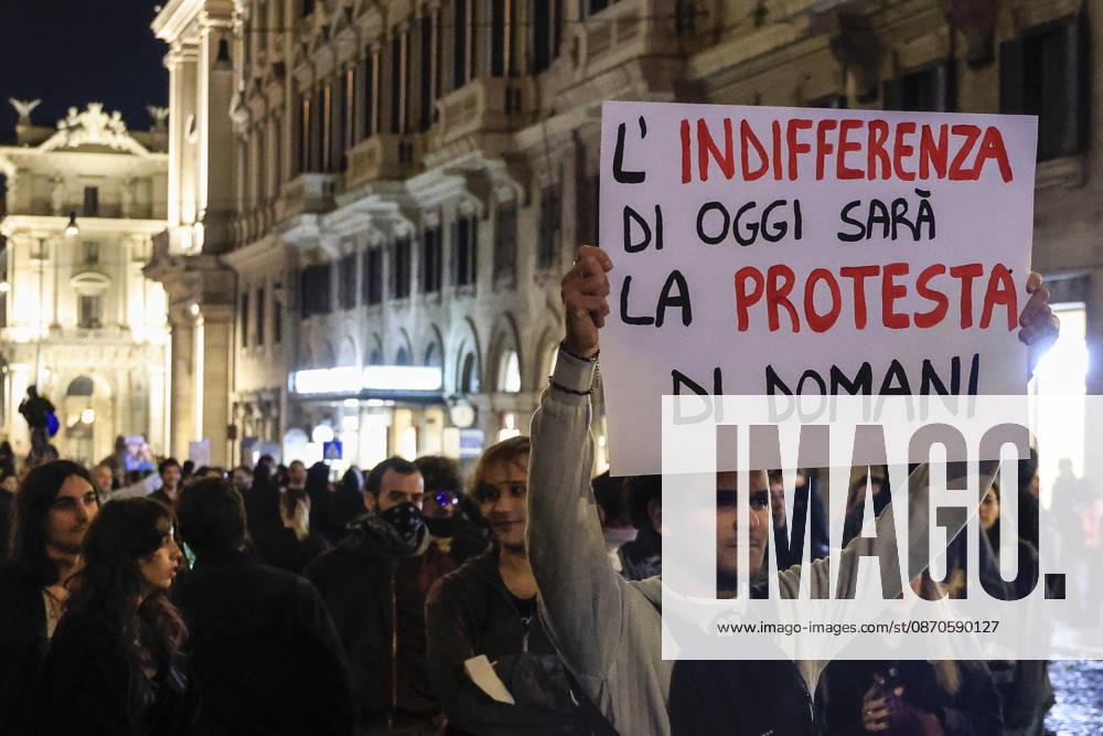 Demonstration against the Italian government in Rome ROME, ITALY, OCTOBER 24: Demonstrators hold a sign during a protest against the Italian government in Rome, Italy, on October 24, 2026. Riccardo De Luca Anadolu Rome Italy. Editorial use only. Please get in touch for any other usage.