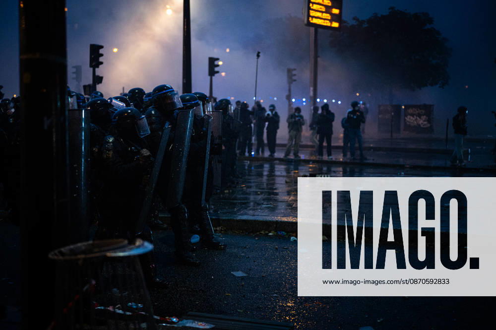 Demonstrators clash with police near Porte de Vincennes amid ongoing protests in Paris PARIS, FRANCE - OCTOBER 24: Demonstrators clash with police near Porte de vincennes during a demonstration amid ongoing social and political tensions in Paris, France, on October 24, 2026. Police use tear gas and high pressure water to disperse the crowd. Rachelle Papillon-Amblard Anadolu Paris France. Editorial use only. Please get in touch for any other usage.