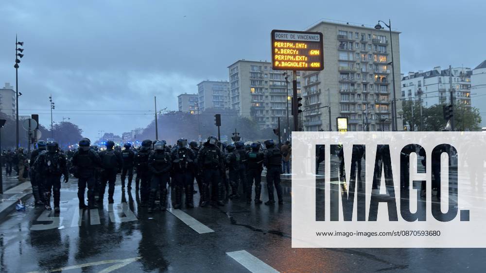 A demonstration against government policy wad held in Paris, France, on October 24, 2026. Protests follow last weekend s demonstrations, which were marked by violent clashes and widespread damage. (CTKxPhoto PavelxNemecek) CTKPhotoF202610240027601 CTKPhotoF202610240027601