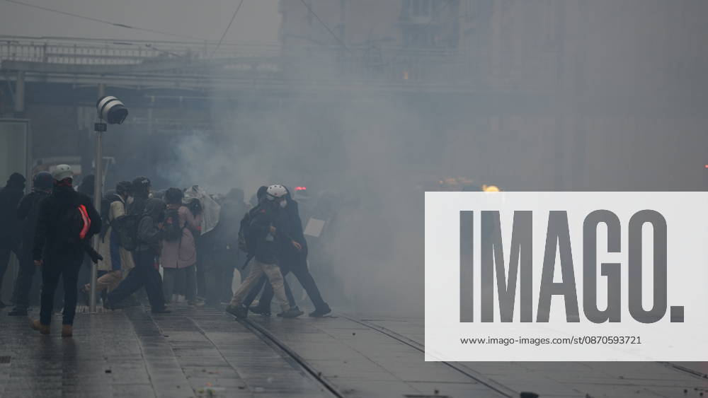 A demonstration against government policy wad held in Paris, France, on October 24, 2026. Protests follow last weekend s demonstrations, which were marked by violent clashes and widespread damage. (CTKxPhoto PavelxNemecek) CTKPhotoF202610240028901 CTKPhotoF202610240028901