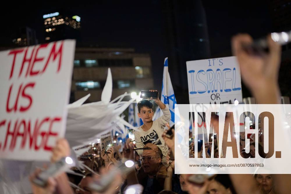 TEL AVIV, ISRAEL - OCT 24 2026. Political frontrunner Gadi Eisenkot shakes the hands of supporters as tens of thousands rally in support of the opposition block in Tel Aviv, Israel three days before the first election since the October 7th Hamas attack and subsequent war. JNA press. Tel Aviv Israel - ZUMAq101 20261024_zna_q101_277