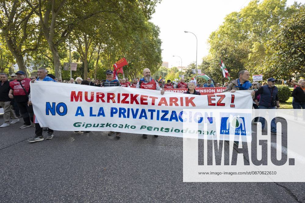 Demonstration In Support Of State Pensions And Housing in Madrid, Spain - 24 Oct 2026 Several people carrying signs in favor of public pensions take part in a demonstration supporting the public pension system and access to housing in Madrid, Spain. Madrid Spain