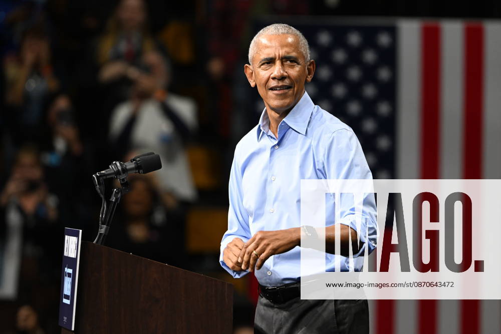 MI: Democrats Campaign in Detroit, Michigan Former United States President Barack Obama, speaks at a Democratic candidates rally at Cass Technical High School in Detroit, Michigan, USA on Saturday, October 24, 2026. Winning US Senate and US House races in the swing state of Michigan is central to Democratic hopes to wrest power in both chambers of the US Congress from the Republicans. Credit: CNP AdMedia