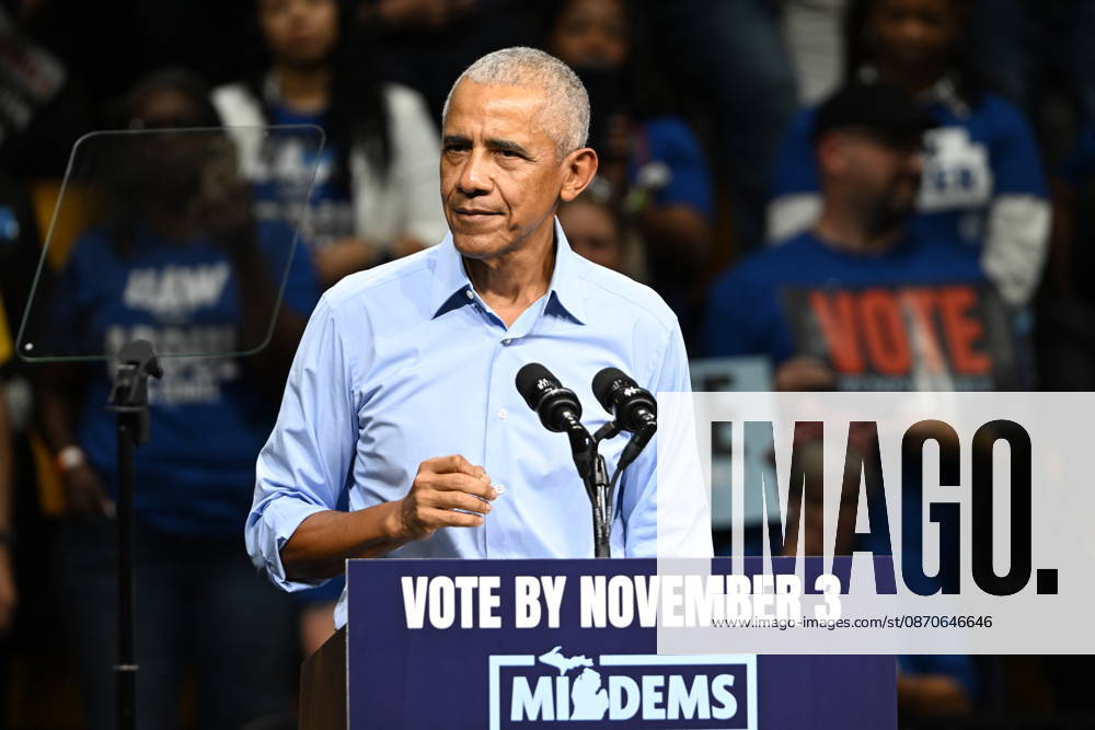 MI: Democrats Campaign in Detroit, Michigan Former United States President Barack Obama, speaks at a Democratic candidates rally at Cass Technical High School in Detroit, Michigan, USA on Saturday, October 24, 2026. Winning US Senate and US House races in the swing state of Michigan is central to Democratic hopes to wrest power in both chambers of the US Congress from the Republicans. Credit: CNP AdMedia