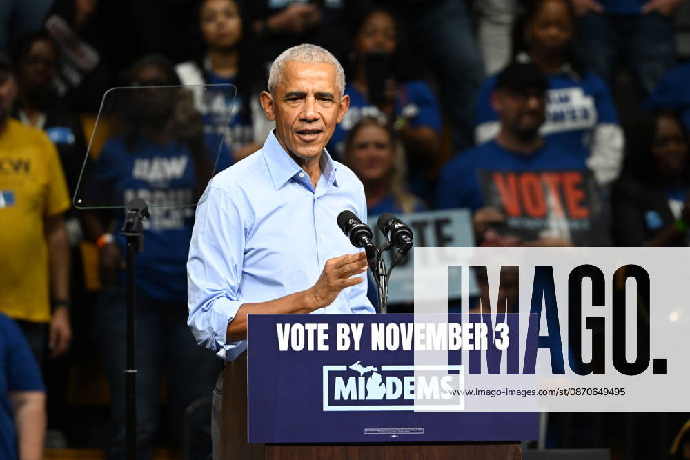 MI: Democrats Campaign in Detroit, Michigan Former United States President Barack Obama, speaks at a Democratic candidates rally at Cass Technical High School in Detroit, Michigan, USA on Saturday, October 24, 2026. Winning US Senate and US House races in the swing state of Michigan is central to Democratic hopes to wrest power in both chambers of the US Congress from the Republicans. Credit: CNP AdMedia