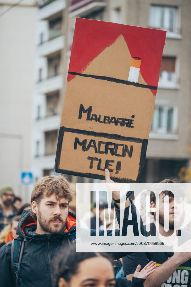 Yellow Vests Protest Act II - Grenoble A new day of mobilization took place on Saturday, October 24, called by the Yellow Vests (Gilets jaunes) and supported by high school students, university students, and labor unions, to protest against the high cost of living. A significant security presence was deployed. Nevertheless, clashes between masked individuals and law enforcement occurred on the fringes of the march. Photo by Leo Previtali ABACAPRESS.COM Grenoble France