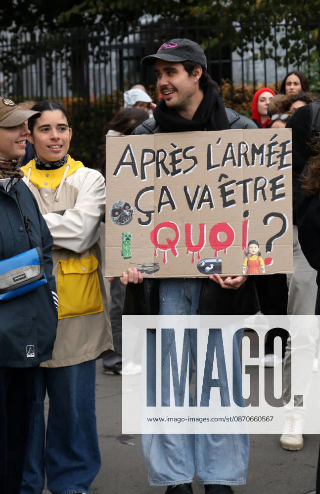 Yellow Vests Protest Act II - Paris Demonstration in favor of purchasing power, the protection of public services, and fiscal and social justice, in Paris on October 24, 2026 as part of a nationwide call for mobilisation bringing together former members of the Yellow Vest movement, labor unions, high school and university students. Photo by Florian Aventurier ABACAPRESS.COM Paris France