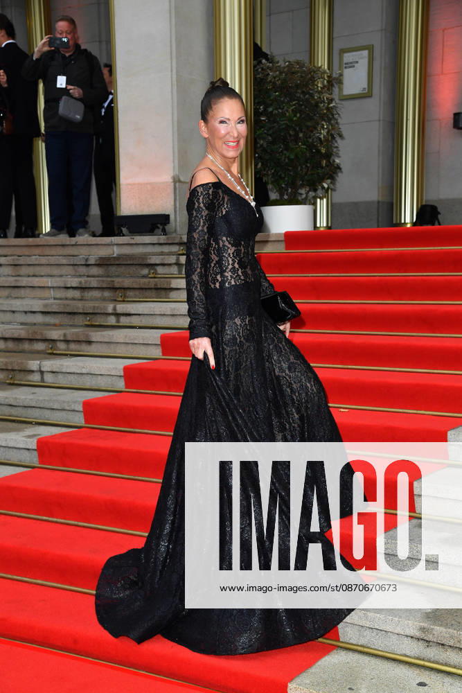 Eva Lutz at the 2026 Leipzig Opera Ball at the Leipzig Opera on October 24, 2026