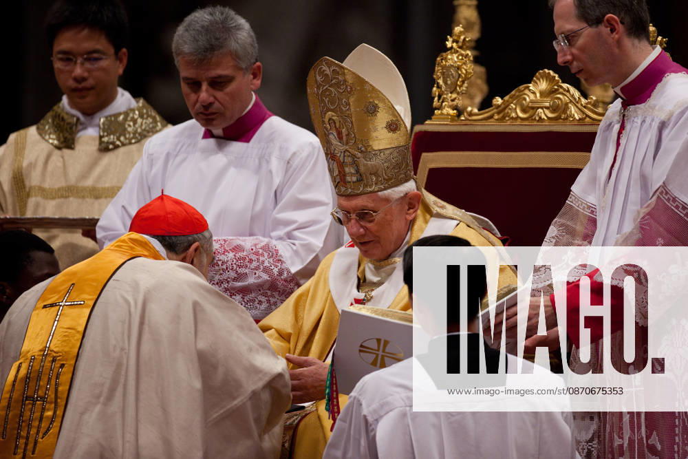 IPA90156904 - New Cardinal Paolo Romeo receives the cardinal s ring from Pope Benedict XVI in St. Peter s Basilica. Vatican City