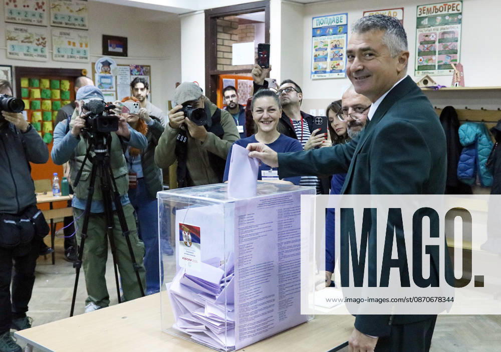 Student List candidate Ilija Srdanovic votes in Serbia s snap parliamentary elections NOVI SAD, SERBIA - OCTOBER 25: Ilija Srdanovic, the leading candidate on the Student List, which ranks among the frontrunners in opinion polls, casts his ballot in Serbia s snap parliamentary elections in Novi Sad, Serbia, on October 25, 2026. Aleksandar Savanovic Anadolu Novi Sad Serbia. Editorial use only. Please get in touch for any other usage.