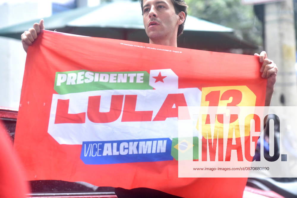 RIO DE JANEIRO, RJ - 25.10.2026: ELEIçõES SEGUNDO TURNO NO RIO DE JANEIRO - Lula& 39;s supporters during the second round of voting for president, Sunday, October 25, 2026, in Rio de Janeiro, RJ. x3038159x CristianexMota