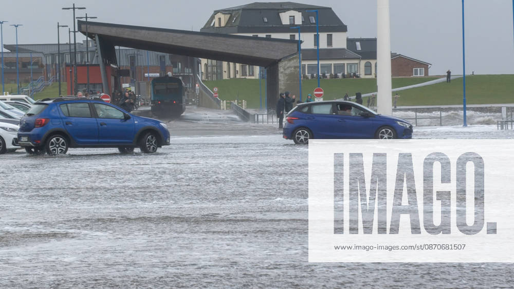 Storm Manja is over northern Germany and showing its power. With hurricane-force gusts, it is hitting the North Sea coast particularly hard. Many travelers w
