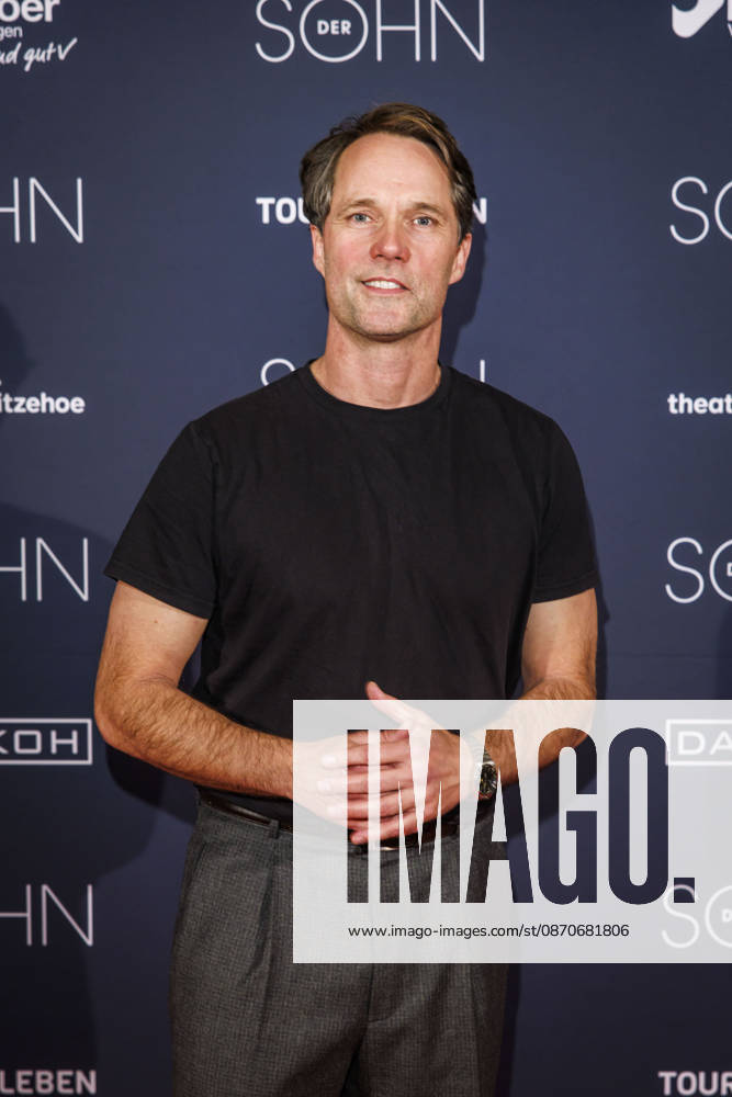 MMM THE SON Actor, Lead Actor Matthias Schloo on the red carpet at the theater premiere of *The Son* TOURERLEBEN theater production at the Theater Itzehoe on October 24, 2026, in Schleswig-Holstein, Germany