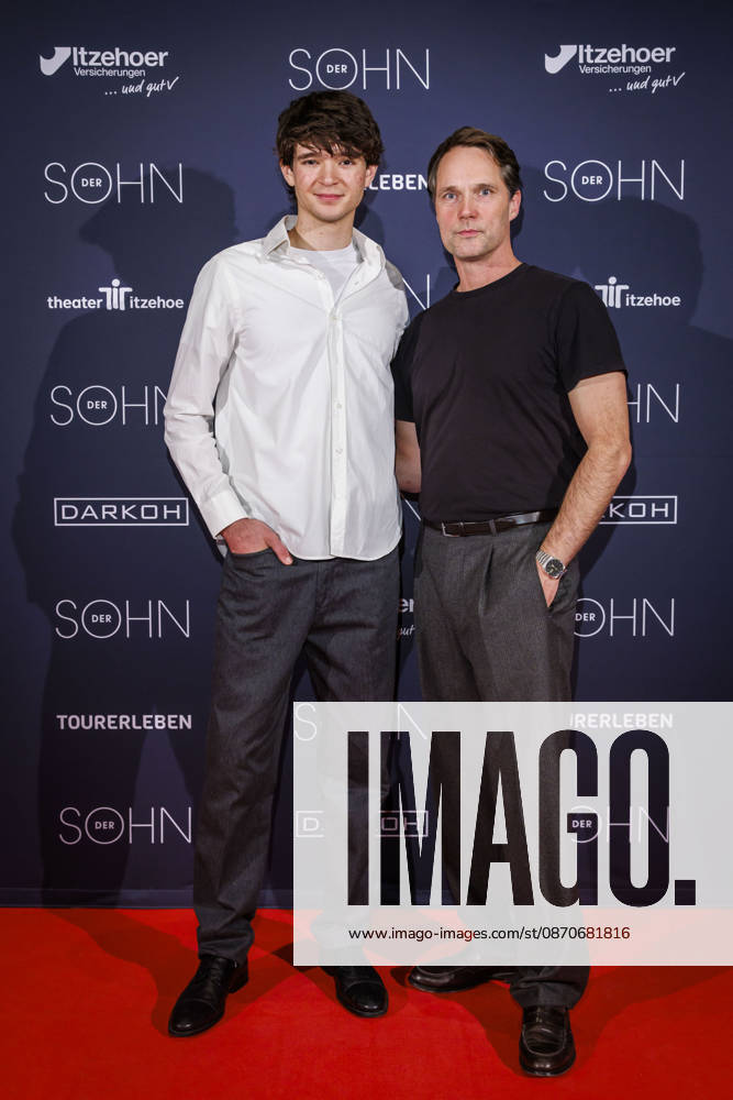 MMM DER SOHN Actors Quentin Lopes and Matthias Schloo on the red carpet at the theater premiere of *Der Sohn* (TOURERLEBEN Theater Production) at the Theater Itzehoe on October 24, 2026, in Schleswig-Holstein, Germany