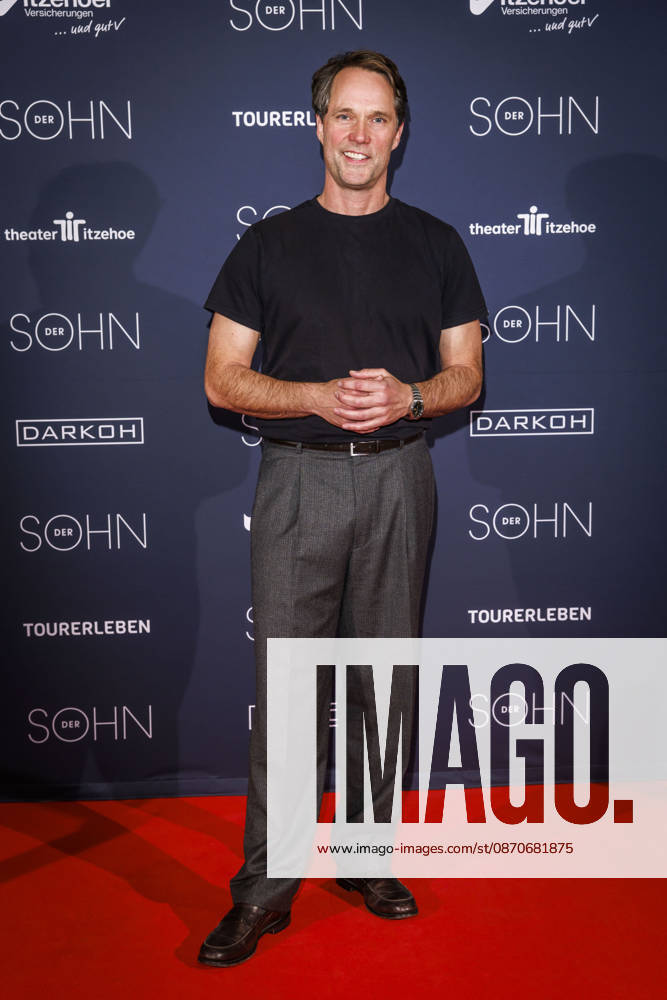 MMM THE SON Actor, Lead Actor Matthias Schloo on the red carpet at the theater premiere of *The Son* TOURERLEBEN theater production at the Theater Itzehoe on October 24, 2026, in Schleswig-Holstein, Germany