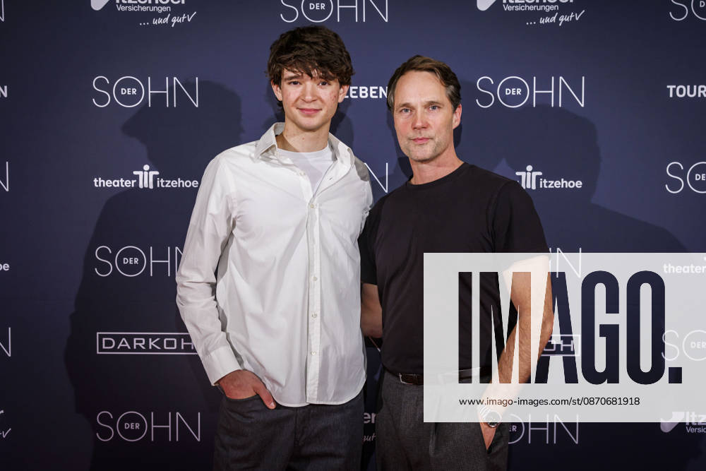 MMM DER SOHN Actors Quentin Lopes and Matthias Schloo on the red carpet at the theater premiere of *Der Sohn* (TOURERLEBEN Theater Production) at the Theater Itzehoe on October 24, 2026, in Schleswig-Holstein, Germany