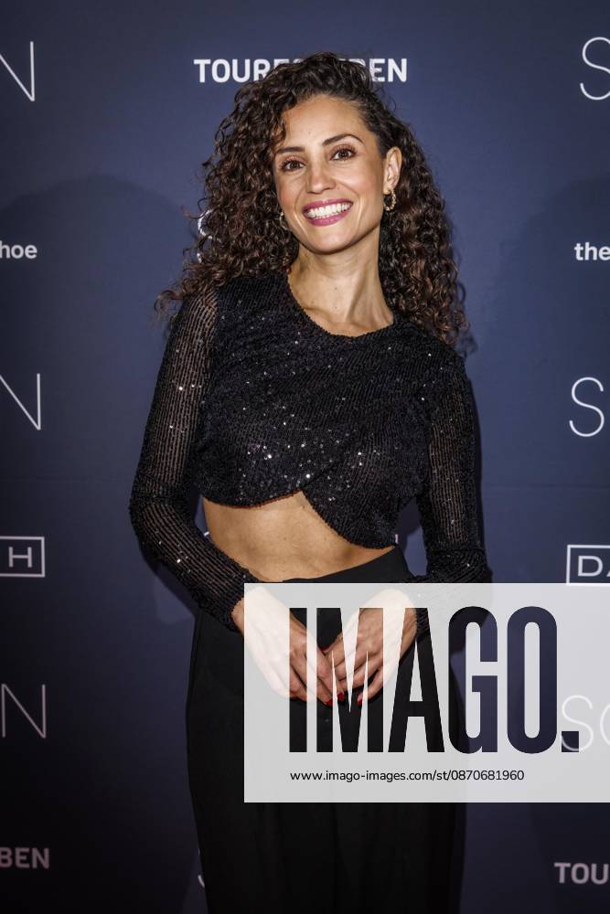 MMM DER SOHN Actress Nadine Menz on the red carpet at the theater premiere of *Der Sohn* TOURERLEBEN theater production at the Theater Itzehoe on October 24, 2026, in Schleswig-Holstein, Germany