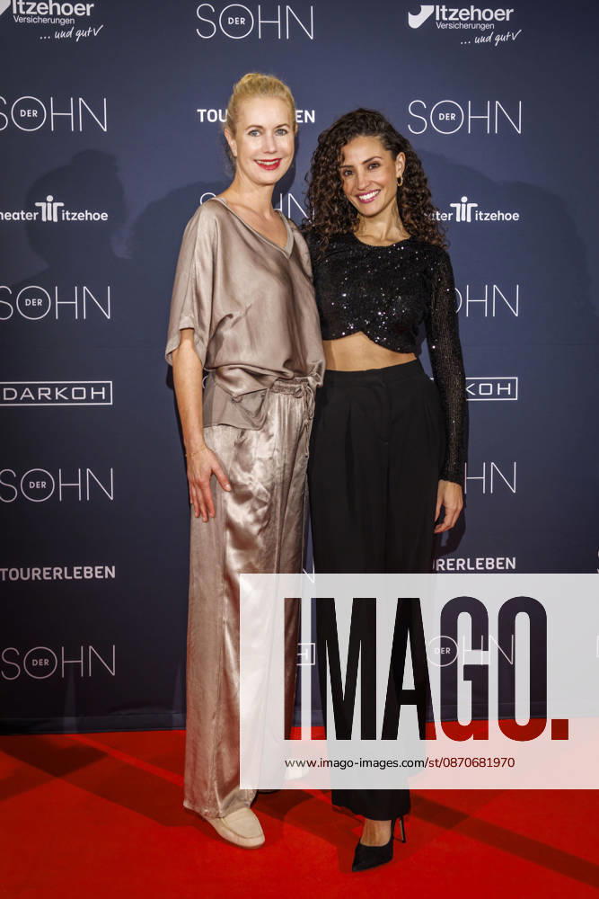 MMM DER SOHN Actresses Nadine Menz and Dorothea Schenck on the red carpet at the theater premiere of *Der Sohn* TOURERLEBEN Theater Production at the Theater Itzehoe on October 24, 2026, in Schleswig-Holstein, Germany