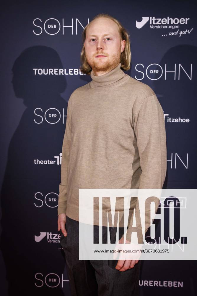 MMM DER SOHN: Actor Paul Radke on the red carpet at the theater premiere of *Der Sohn* TOURERLEBEN theater production at the Theater Itzehoe on October 24, 2026, in Schleswig-Holstein, Germany