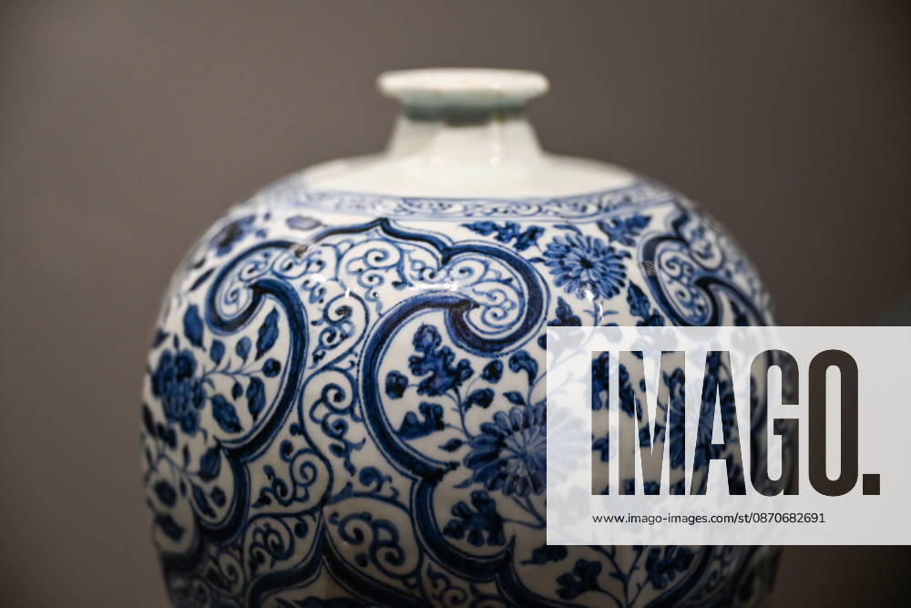 (261025) -- ISTANBUL, Oct. 25, 2026 -- A piece of Chinese porcelain is on display at the newly opened Porcelain Museum within the Topkapi Palace in Istanbul, T¨¹rkiye, Oct. 25, 2026. T¨¹rkiye on Saturday inaugurated a new museum district within Istanbul s historic Topkapi Palace, where thousands of Chinese porcelain pieces are on display, reflecting centuries of cultural exchanges between China and T¨¹rkiye. Restored into a historical neighborhood complete with its own streets and squares, the palace s former mint now houses the Porcelain Museum, which displays 5,300 pieces -- including 3,500 Chinese porcelains -- across 19 halls. Dating back to the 13th century, Chinese porcelains -- particularly those from Jingdezhen -- traveled