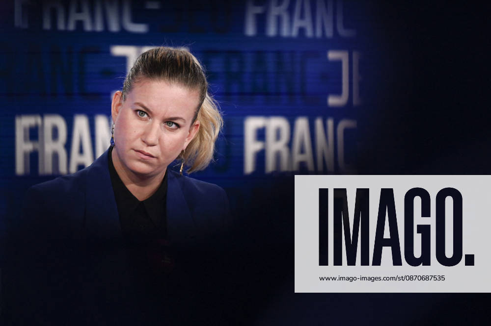 Mathilde Panot on Franc Jeu - Paris French deputy and President of La France Insoumise (LFI) parliamentary group Mathilde Panot poses for pictures for Franc Jeu on France 2 channel in Paris, France on October 25, 2026. Photo by Stephane Le Tellec ABACAPRESS.COM Paris France