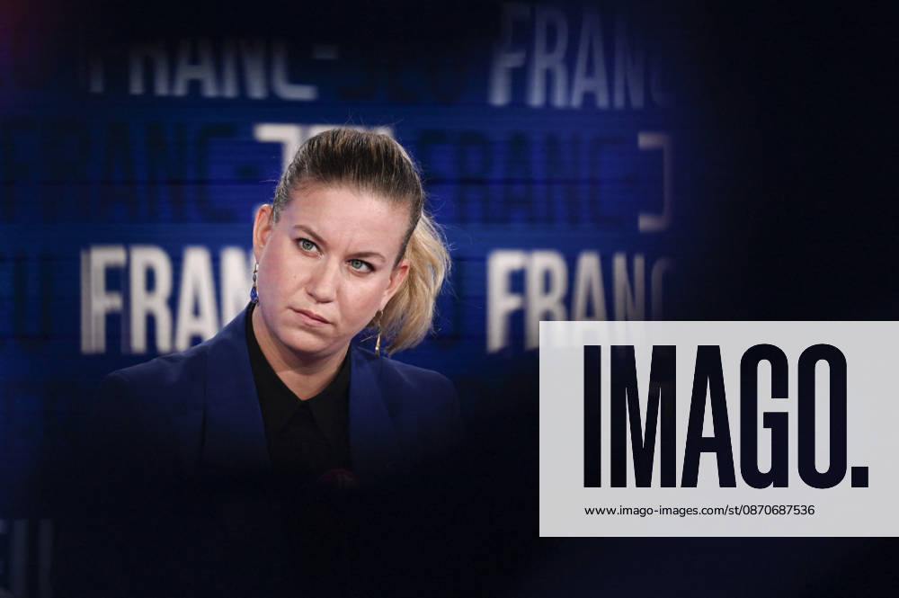Mathilde Panot on Franc Jeu - Paris French deputy and President of La France Insoumise (LFI) parliamentary group Mathilde Panot poses for pictures for Franc Jeu on France 2 channel in Paris, France on October 25, 2026. Photo by Stephane Le Tellec ABACAPRESS.COM Paris France