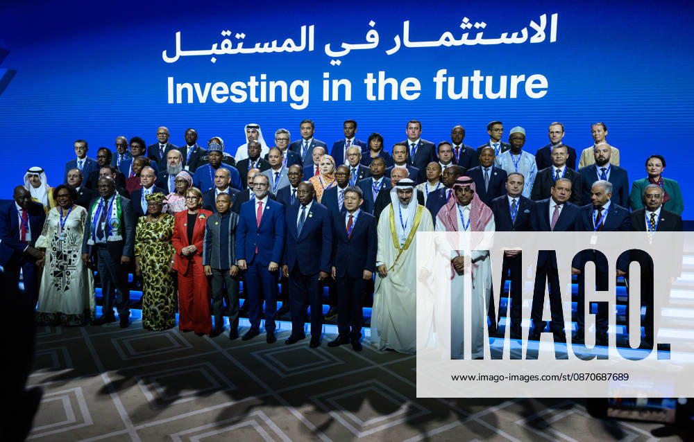 Representatives pose for a group photograph during the opening ceremony of the 9th World Investment Forum (WIF 2026). The three-day summit, organized by United Nations Conference on Trade and Development Doha Qatar - ZUMAs197 20261025_aaa_s197_091