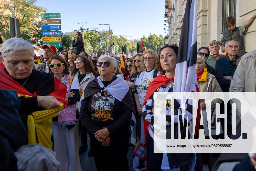 Protesters wear T-shirts and carry signs in support of the autonomous city of Ceuta..Thousands of people in Madrid have rallied in support of the demands made by women from CeutaÃ¢â‚¬known locally as caballas Ã¢â‚¬who are calling for a return to normalcy in the autonomous city. Madrid Spain - ZUMAs197 20261025_aaa_s197_116