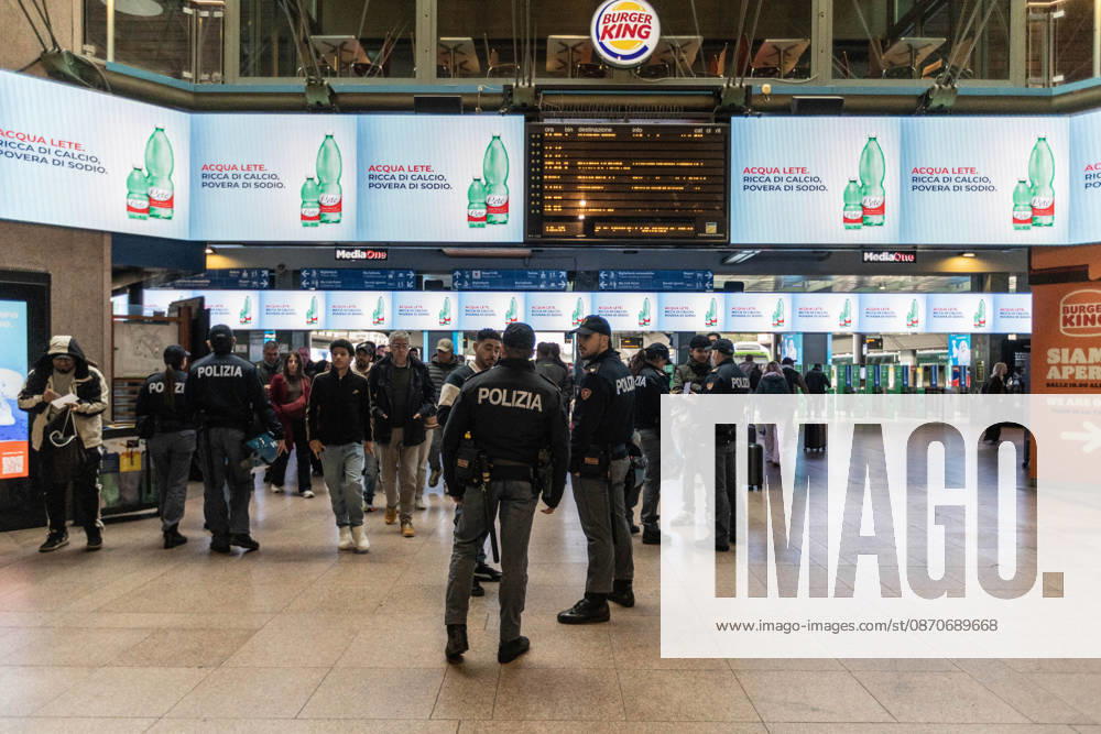 Police checks at Milan Cadorna railway station, shortly before a potential unauthorized demonstration. The event takes place the weekend following protests against the high cost of living: protests that descended into urban guerrilla warfare, resulting in the looting of shops and damage to entire streets. Milan Italy - ZUMAc276 20261025_zip_c276_001