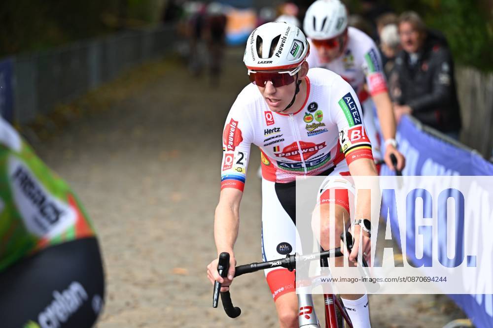 Belgium s Michael Vanthourenhout pictured in action during the men s elite race of the Superprestige Overijse cyclocross cycling event, Sunday 25 October 2026 in Overijse, the first race of the Superprestige competition. DAVIDxPINTENS 191011940