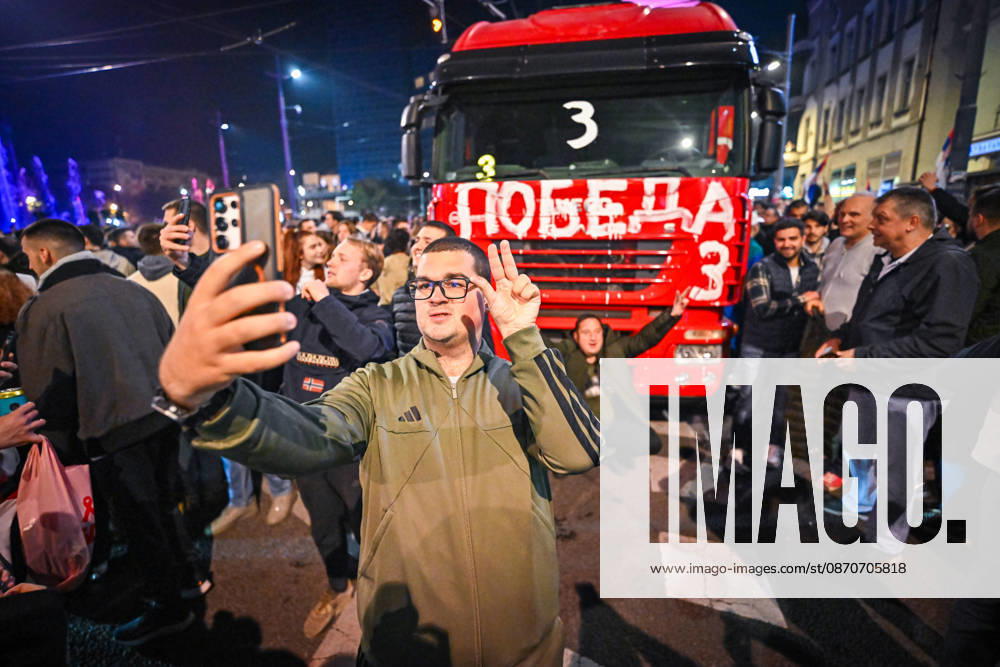 Citywide euphoria breaks out in Belgrade as former president Aleksandar VuÄÂiÄ¡ admits defeat on the night of the Serbian elections on 25 October, 2026 Belgrade Serbia - ZUMAa256 20261026_zip_a256_002
