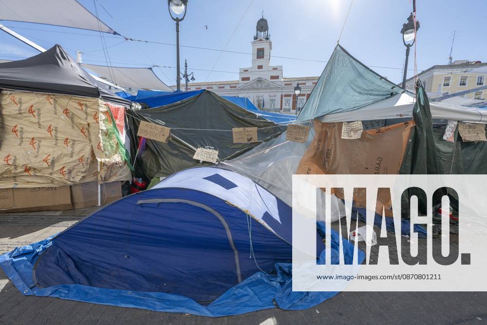 Tent protest at Sol Square in Madrid marks its first monthl, Madrid, Spain – 26 Oct 2026 A view of the area where Spaniards continue a tent protest at Sol Square, launched on September 26 to call on the central and regional governments to find solutions to the country s housing crisis, as the protest marks its first month in Madrid, Spain Madrid Spain
