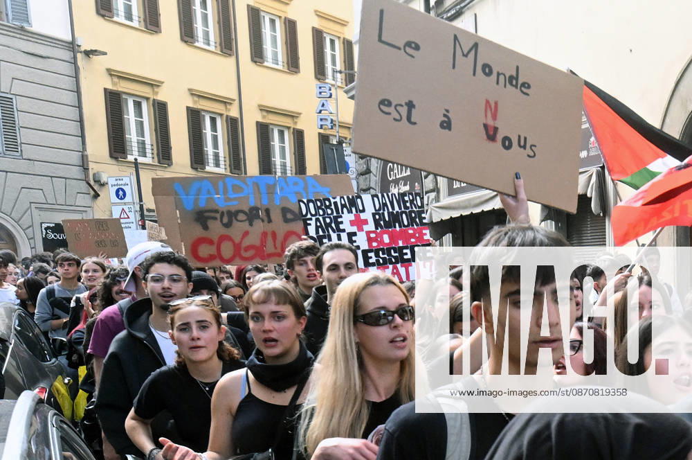 Students protest against the Minister of Education and his school policies, Florence, October 26, 2026 Florence Italy - ZUMAa289 20261026_zia_a289_172