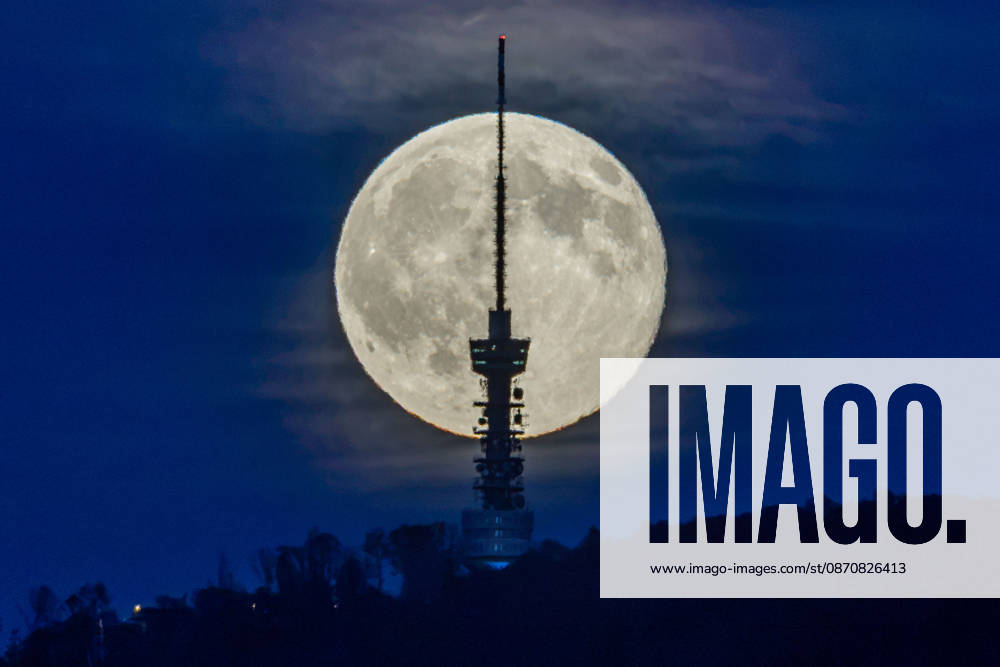 Full moon rises in Zagreb The full moon rises behind the Sljeme Tower on Mount Medvednica in Zagreb, Croatia, on October 26, 2026. IgorxKralj PIXSELL