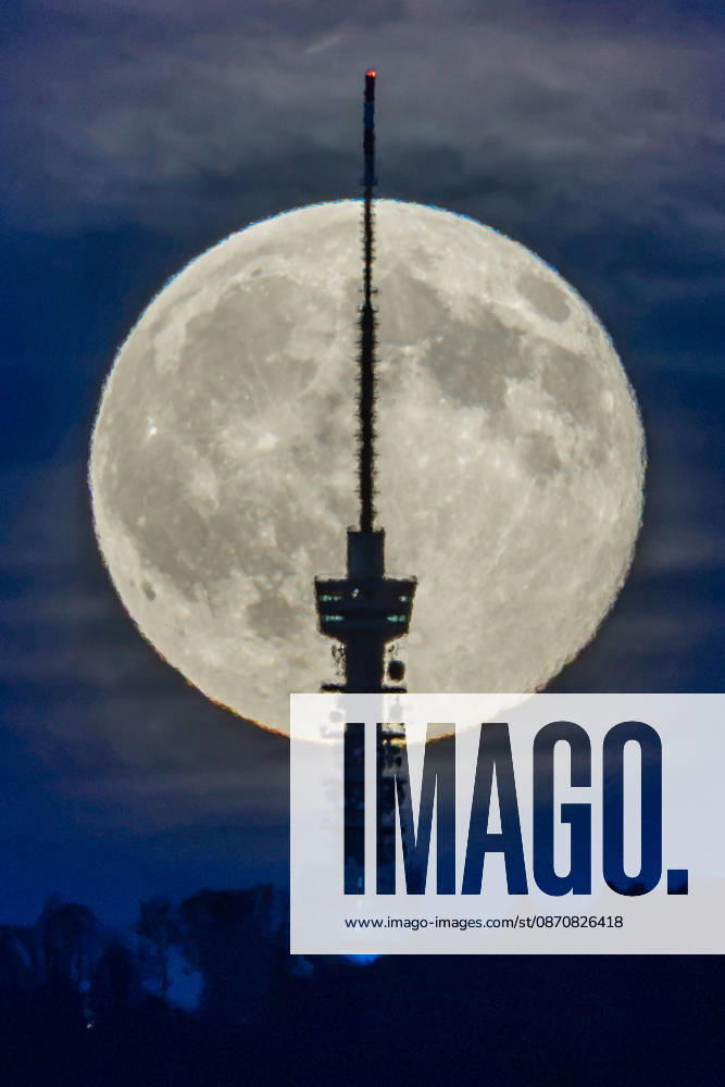 Full moon rises in Zagreb The full moon rises behind the Sljeme Tower on Mount Medvednica in Zagreb, Croatia, on October 26, 2026. IgorxKralj PIXSELL