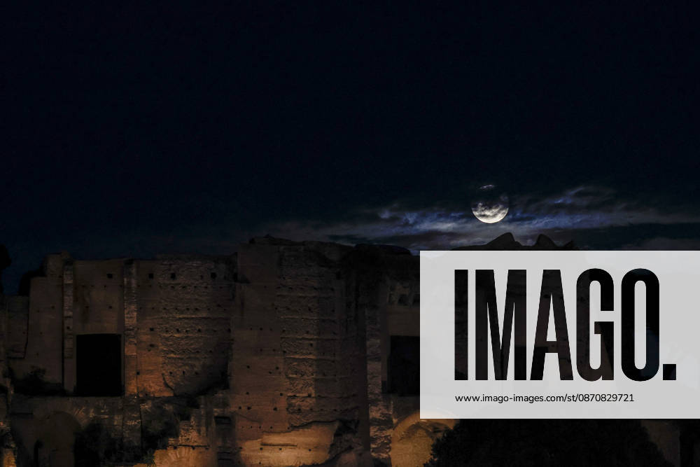 Full moon rising in Rome ROME, ITALY, OCTOBER 26: The full moon rises behind the Palatine hill in Rome, Italy, on October 26, 2026. Riccardo De Luca Anadolu Rome Italy. Editorial use only. Please get in touch for any other usage.