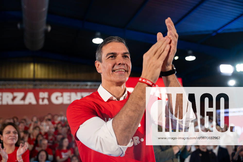 Sánchez Speaks at a Pre-Campaign Event in Gijón The secretary-general of the PSOE and Prime Minister, Pedro Sánchez, speaks at a pre-campaign event for the party on October 26, 2026, in Gijón, Asturias, Spain. Prime Minister Pedro Sánchez visits Gijón, combining an institutional agenda with a key pre-campaign event ahead of the upcoming general election on November 29. OCTOBER 26, 2026 Gijón, Asturias Gijón, Asturias, Spain
